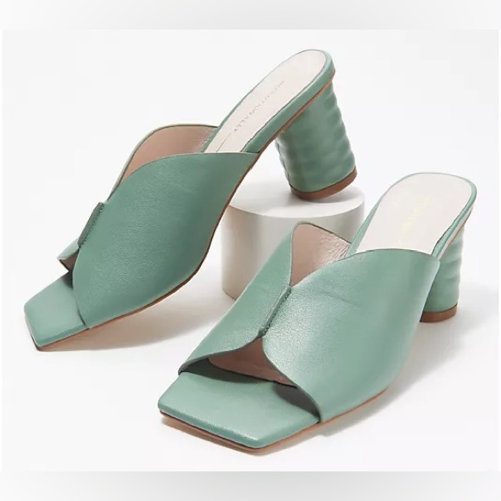 NEW Intentionally Blank Kamika Heeled Mule